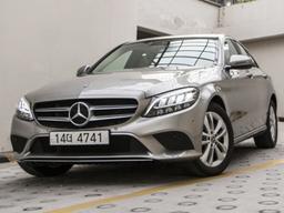 편의장비 태부족인데 왜 인기? 벤츠 더 뉴 C220d