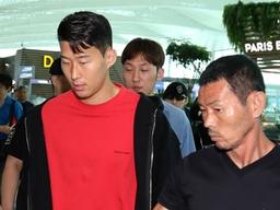 [단독] 손흥민 父의 분노 "계약서 쓴 적 없다, 배신감에 참담"