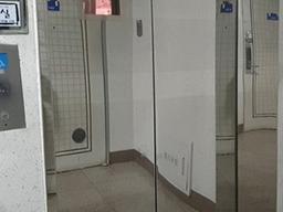 CCTV찍힌 층간소음 비극…아래층男 <strong>흉기</strong><strong>난동</strong>뒤 극단선택 왜