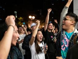 홍콩 선거, 범민주 진영 압승…투표율 사상최고 '71%'