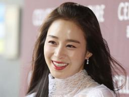 <strong>김태희</strong> 둘째 출산 후 첫 공식행사 참석…복귀는 언제쯤?