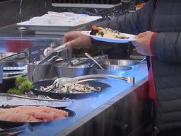 "쿠우쿠우家, 잘 되면 점주 내쫓고 회장 딸이 매장 오픈"