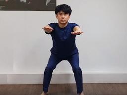 아흔 넘은 기업 회장님도 매일 300번씩 한다는 이 <strong>운동</strong>