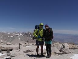 신혼집 텐트 짊어지고 세계로···4년째 신혼<strong>여행</strong> 중인 이 부부