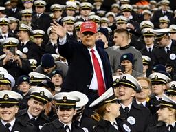 美<strong>육사</strong>-해사 생도들 짜기라도 한 듯 백인우월주의 손가락 사인