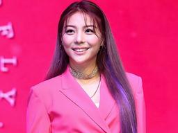 에일리 한달수입 “<strong>반려견</strong> 세 마리 유기농 <strong>사료</strong> 사줄 수 있는 정도”(라디오쇼)