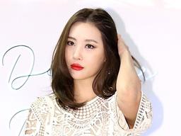 "단지 살 쪘을 뿐"..선미, 몸무게 증량→가슴수술 루머 적극 부인