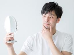 남자 피부 관리의 첫 걸음은 <strong>화장품</strong> 선택? 거울이 먼저