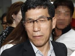 진중권 “<strong>학위</strong> 없는 내가 교수로 특채… 혹시 적폐일까봐 사표 낸다”