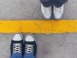 어른이 된 뒤 <strong>새</strong> <strong>친구</strong> 사귀기, 이렇게 어려운 일이었나