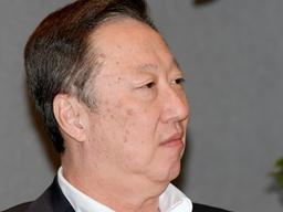 세월호 유족에 진심 담은 <strong>팥죽</strong> 선물받은 박용만 회장…"안 차장, 고마워"