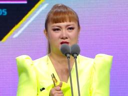 박나래, 3년 묵은 대상…소감으로 두번 울린 '<strong>작은 거인</strong>'