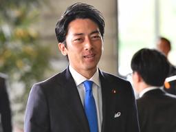 돈세탁·불륜까지… ‘포스트 아베’ 고이즈미 추락