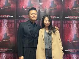 옛스승 찾은 원더걸스…<strong>박진영</strong> <strong>콘서트</strong> 방문 "베.프 멋지다, 환갑공연 가즈아"