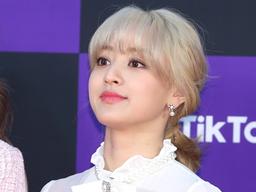 "관종 같으신 분들이 웅앵웅"…'MAMA' 해명한 지효, 논란의 이유