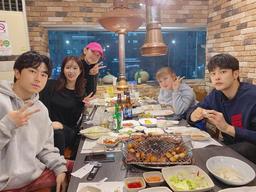 한혜진→<strong>박나래</strong>·이시언, '나 혼자 산다' 신년회 공개 "로이방이 쏨"