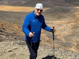 세계 일주 독일 암 환자 뉴질랜드 산에서 웃으며 눈 감아