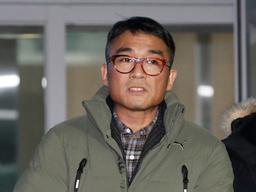 '성폭행 의혹' 김건모, 12시간 조사 후 귀가 "하루빨리 진실 밝혀지길"