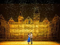 닦고 쓸고 손보고… 무대뒤 크루의 세계는 ‘리얼 아날로그’