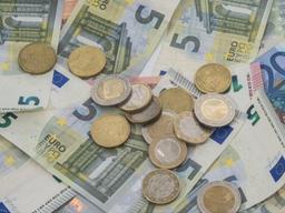 서랍 속 나뒹구는 외국 <strong>동전</strong>, 당장 은행에 들고 가자