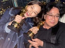 이하늬 사과, 봉준호 감독과 찍은 ‘기생충’ 축하 인증샷 삭제 “불편했다면 죄송”[전문]