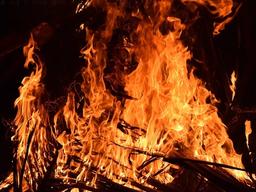 "어어어, 불이 많이 나요" 말하는 순간… 한 남자가 어르신 집으로 뛰어들었다