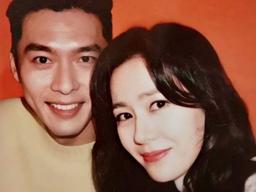 현빈·손예진 <strong>열애설</strong> <strong>부인</strong>에도 과거사진 재조명…"전국민이 응원하는 연애"