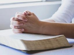 "월급 200만원 신천지 간부, 어떻게 100억 재산 모았나?"