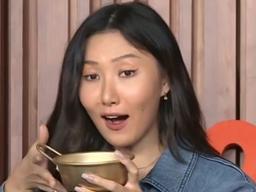 '나혼자산다' 화사, 이사한 집 최초 공개…경수진표 막걸리 '감탄'