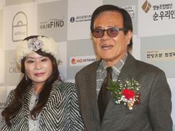 <strong>자니윤</strong> 前부인 "영상통화로 임종 지켜봐.. 마음 아프다"