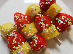 바사삭 <strong>사탕</strong>을 깨물면 안에 생과일이? 생과일 <strong>사탕</strong>