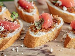 가볍지만 든든한 한 끼 ‘자몽 어니언 <strong>브루스케타</strong>’