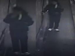 지하철 <strong>무빙</strong>워크에 ‘침’ 바른 20대 남성 “처벌 어려워”