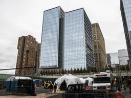 <strong>뉴욕</strong>서도 치료 못받아 사망…스페인에선 아이스링크 '영안실'로