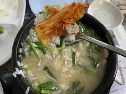 '확진자' 다녀간 국밥집, 2주 후…