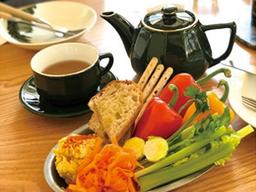 아름다운 봄날 차 한 잔 어때요?