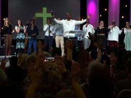 ‘프랑스판 신천지’ <strong>밀폐</strong> 공간서 껴안고 노래·예배 2500명 감염