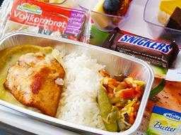 '한국은 비빔밥' 익숙하지만 나라마다 확연히 다르다는 기내식 <strong>사진</strong>