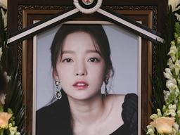 故 <strong>구하라</strong> 오빠 "유산 노리는 친모, 장례식장서 연예인에 사진찍자고"