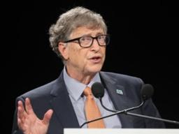 문대통령-빌<strong>게이츠</strong> ‘코로나 통화’…“백신·치료제 개발 협력”