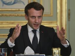 "사생활 침해라던 한국은 선거 중...프랑스는 <strong>오만</strong>했다"