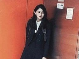 ‘부부의 세계’ <strong>한소희</strong>, 김태희 고교 후배…교복 사진 온라인서 화제