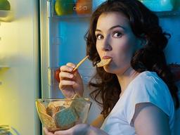 밥 먹고 돌아서면 출출한 당신, '이것' 의심하세요