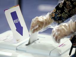 3천만 <strong>유권</strong>자중 확진자 0명…세계가 주목한 '총선 방역 성적표'