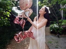 <strong>최지우</strong>, 만삭 D라인 공개 "예비맘들 '노산 아이콘' 날 보고 힘냈으면"