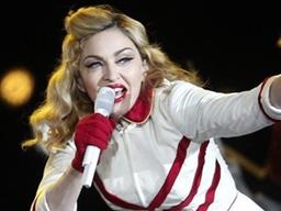 팝스타 마돈나 “7주 전 코로나 걸려 아팠다…그땐 심한 <strong>독감</strong>인줄”