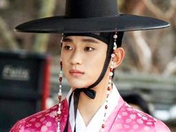 "그렇게 하는 게 아니다" 감독에게 면박당하던 신인배우가 접니다