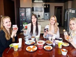 '집콕생활은 <strong>K</strong>-<strong>푸드</strong>와' 농식품 <strong>수출</strong> 3.8% 증가