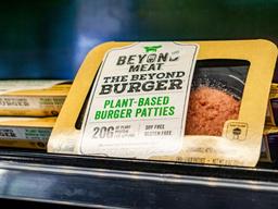 ‘이렇게 오를줄 몰랐어’ 코로나로 주가 급상승한 <strong>식품</strong>들