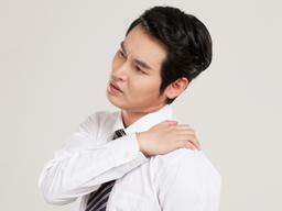 어깨 아프면 모두 ‘<strong>오십견</strong>’? 꼭 알아야 하는 <strong>오십견</strong>에 대한 3가지